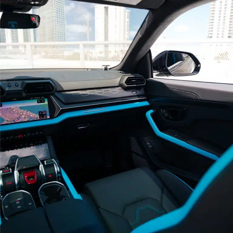 Lamborghini Urus S Blue - Image 35